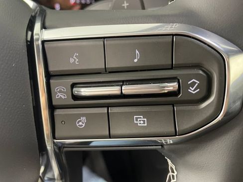 New 2026 GMC Acadia Denali w/ Super Cruise Package AWD/4WD image 9