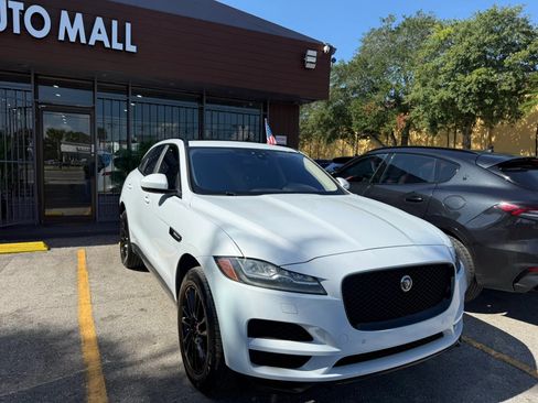 Used 2018 Jaguar F-PACE Prestige AWD/4WD image 3