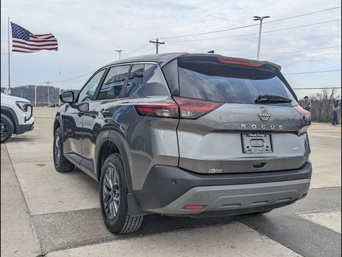 Used 2023 Nissan Rogue S image 8