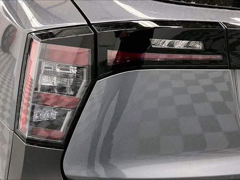 New 2025 Nissan Kicks SR w/ SR Premium Package FWD image 38