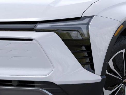 New 2025 Chevrolet Blazer EV LT image 10