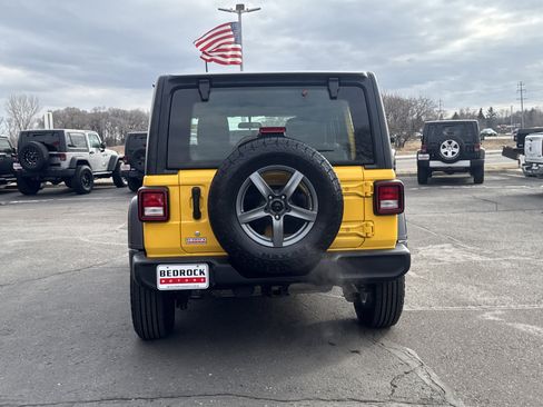 Used 2019 Jeep Wrangler Unlimited Sport image 6