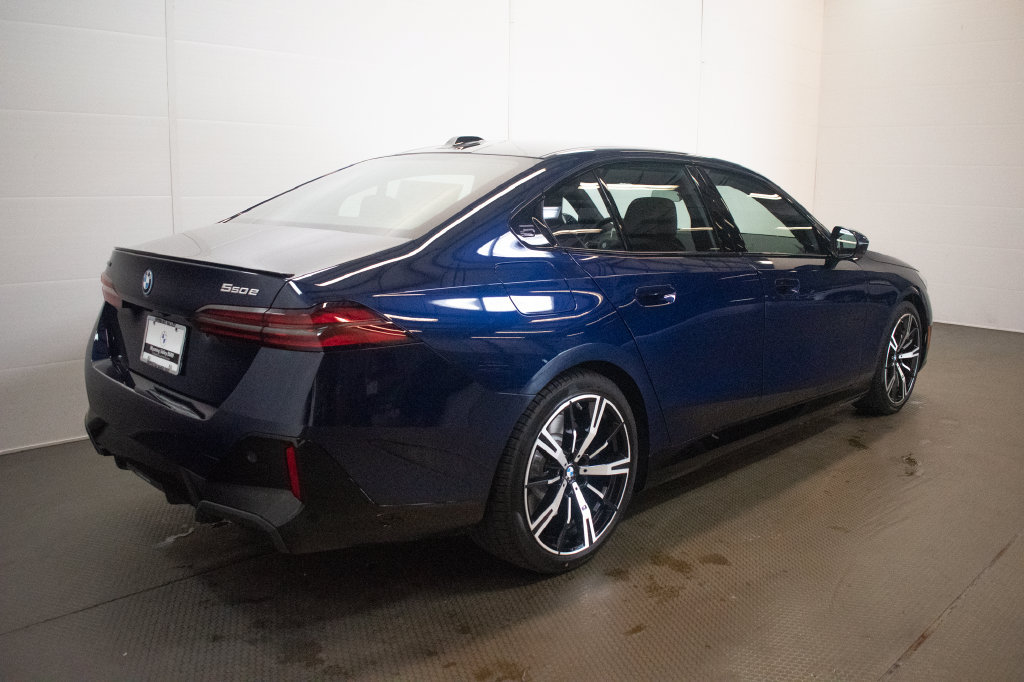 New 2027 BMW 550e xDrive w/ Premium Package AWD/4WD image 4