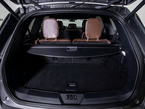 Used 2025 Lincoln Aviator Reserve w/ Equipment Group 201A image 9