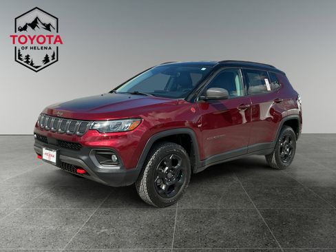 Used 2022 Jeep Compass Trailhawk w/ Trailhawk Convenience Group AWD/4WD image 1