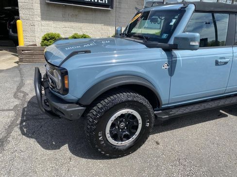 Used 2021 Ford Bronco Outer Banks w/ Sasquatch Package AWD/4WD image 2