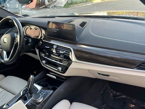 Used 2018 BMW 530e RWD image 64