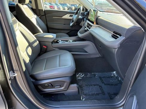 New 2026 Ford Explorer Active w/ Active Comfort Package image 16