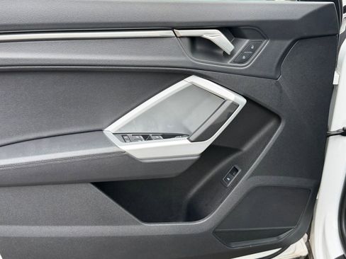 Used 2025 Audi Q3 2.0T Premium image 13