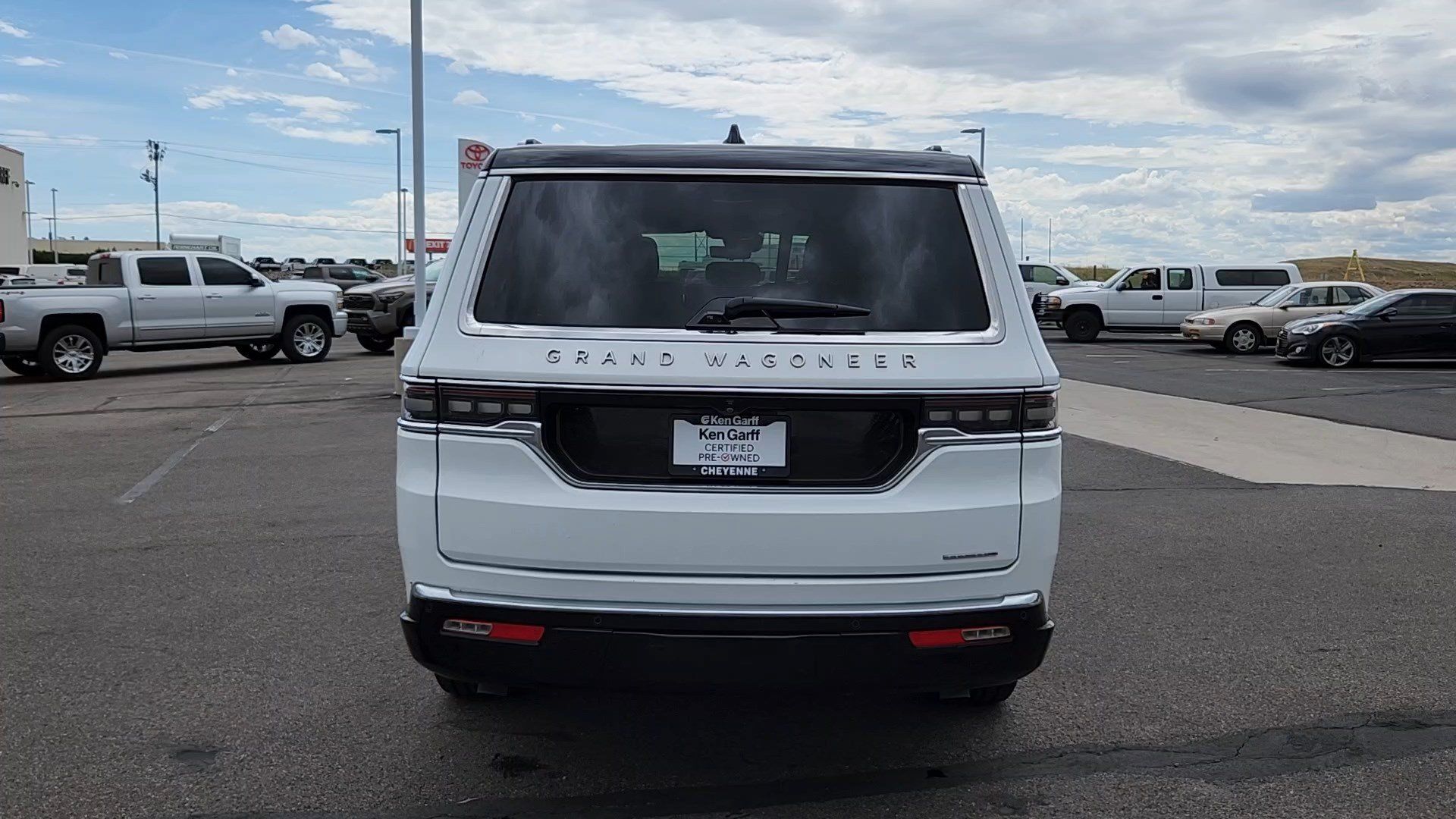 Used 2024 Jeep Grand Wagoneer L Series III AWD/4WD image 21
