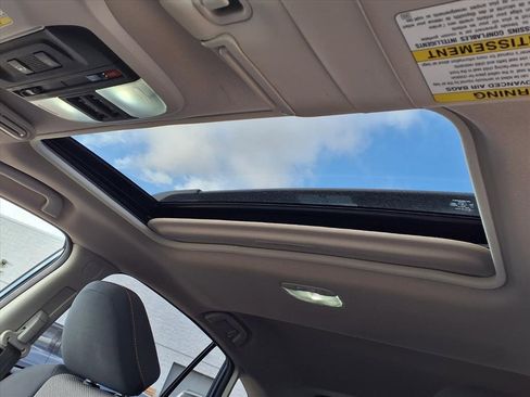 Used 2021 Subaru Crosstrek 2.0i Premium w/ Moonroof Package image 17