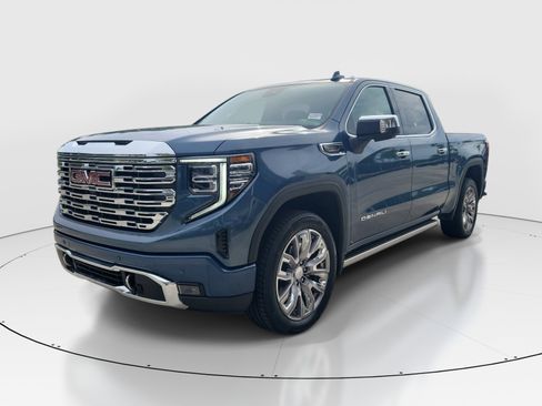 Used 2025 GMC Sierra 1500 Denali w/ Denali Reserve Package AWD/4WD image 3