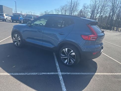 Used 2025 Volvo XC40 B5 Ultra w/ Climate Package image 22