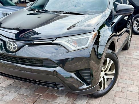 Used 2018 Toyota RAV4 LE w/ All Weather Liner Package AWD/4WD image 20