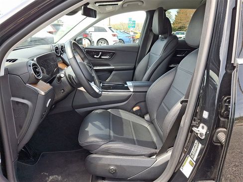 Used 2024 Mercedes-Benz GLC 300 4MATIC image 13