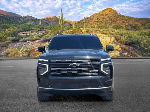 Used 2025 Chevrolet Tahoe High Country AWD/4WD image 9
