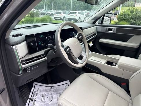 Used 2025 Hyundai Santa Fe Calligraphy FWD image 14