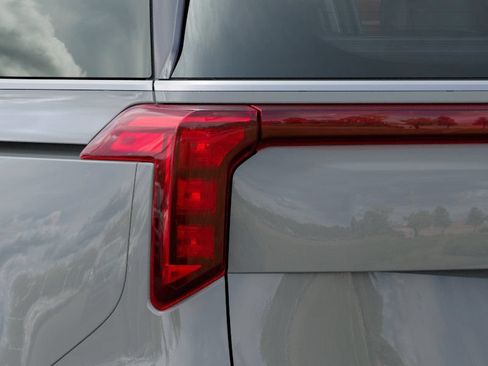 New 2027 Kia Carnival SX FWD image 11