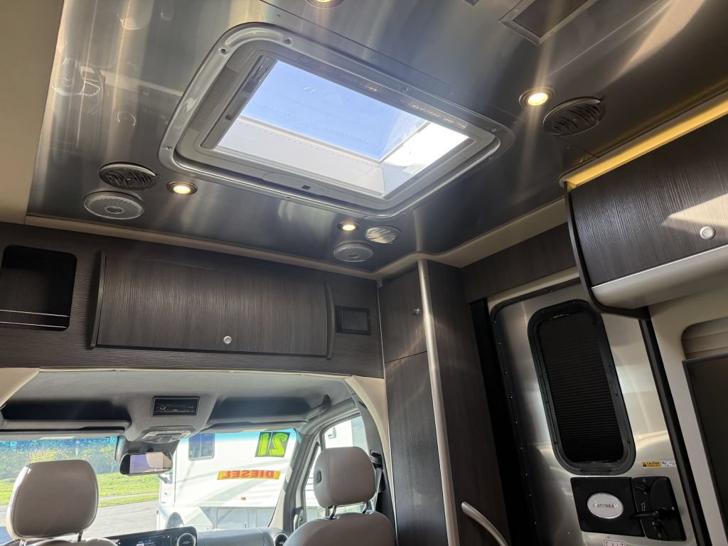 Used 2020 Mercedes-Benz Sprinter 3500 image 50