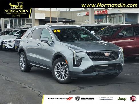 Used 2024 Cadillac XT4 Premium Luxury image 1