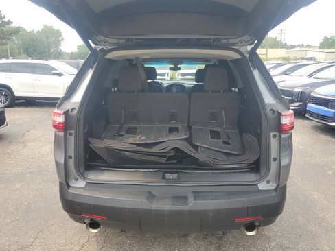Used 2020 Chevrolet Traverse LT w/ LPO, Floor Liner Package AWD/4WD image 27
