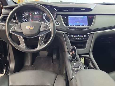 Used 2024 Cadillac XT5 Premium Luxury AWD/4WD image 2