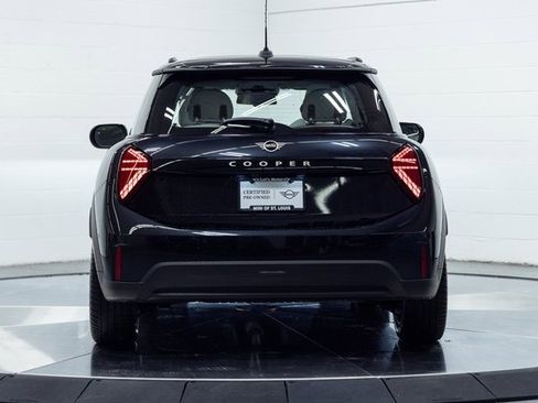 Certified 2025 MINI Cooper 2-Door Hardtop image 7