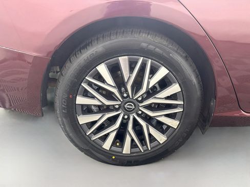 Used 2023 Nissan Altima 2.5 SV FWD image 33