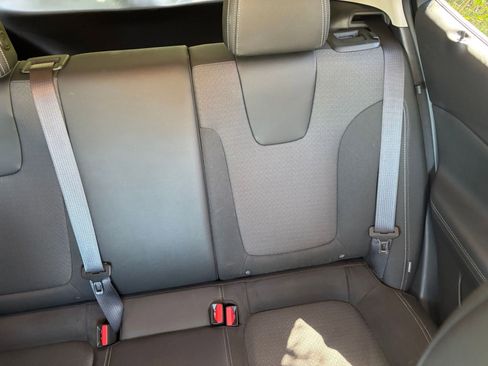 Used 2025 Buick Encore GX Preferred FWD image 39