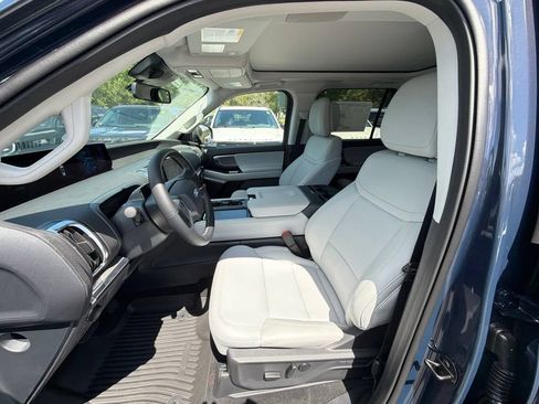 New 2027 Ford Expedition Platinum AWD/4WD image 12