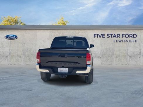 Used 2017 Toyota Tacoma SR5 RWD image 7