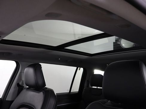 Used 2022 Jeep Grand Cherokee L Limited image 28