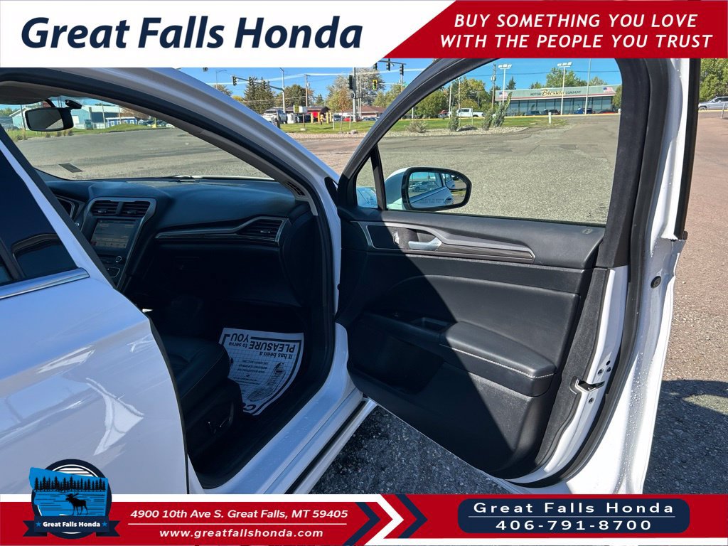 Used 2017 Ford Fusion Energi SE FWD image 29