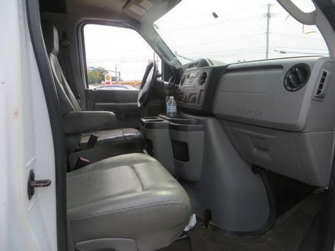 Used 2014 Ford E-150 and Econoline 150 RWD image 11