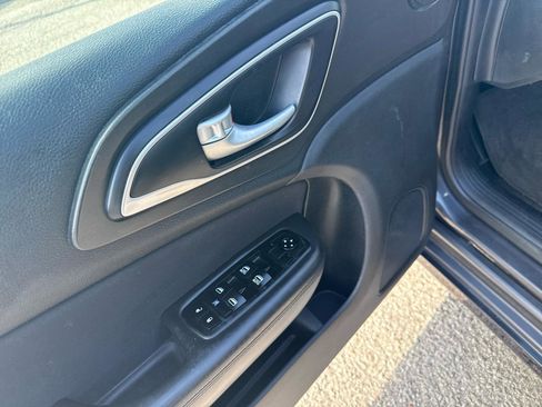 Used 2015 Chrysler 200 Limited w/ Convenience Group image 13