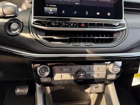 New 2026 Jeep Compass Latitude image 24