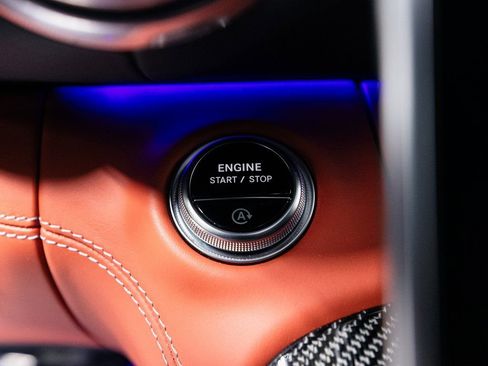 Used 2022 Mercedes-Benz SL 55 AMG 4MATIC image 17
