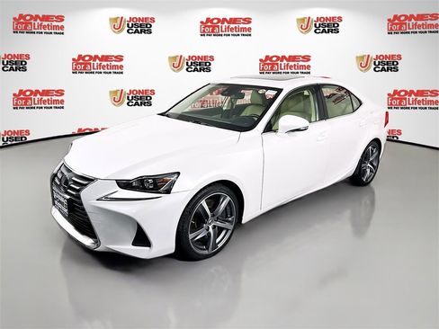 Used 2018 Lexus IS 300 AWD w/ Premium Package image 14