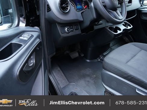 Used 2024 Mercedes-Benz Sprinter 2500 image 8
