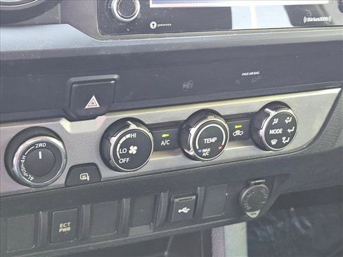 Used 2020 Toyota Tacoma SR AWD/4WD image 12