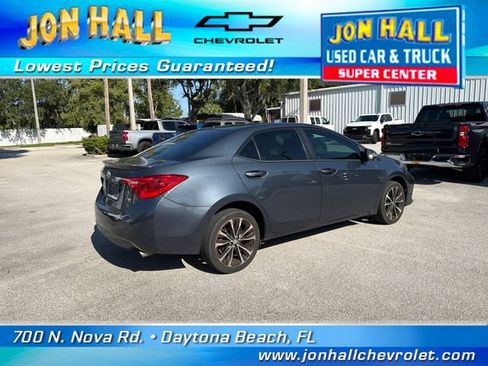 Used 2018 Toyota Corolla SE w/ SE Premium Package FWD image 10