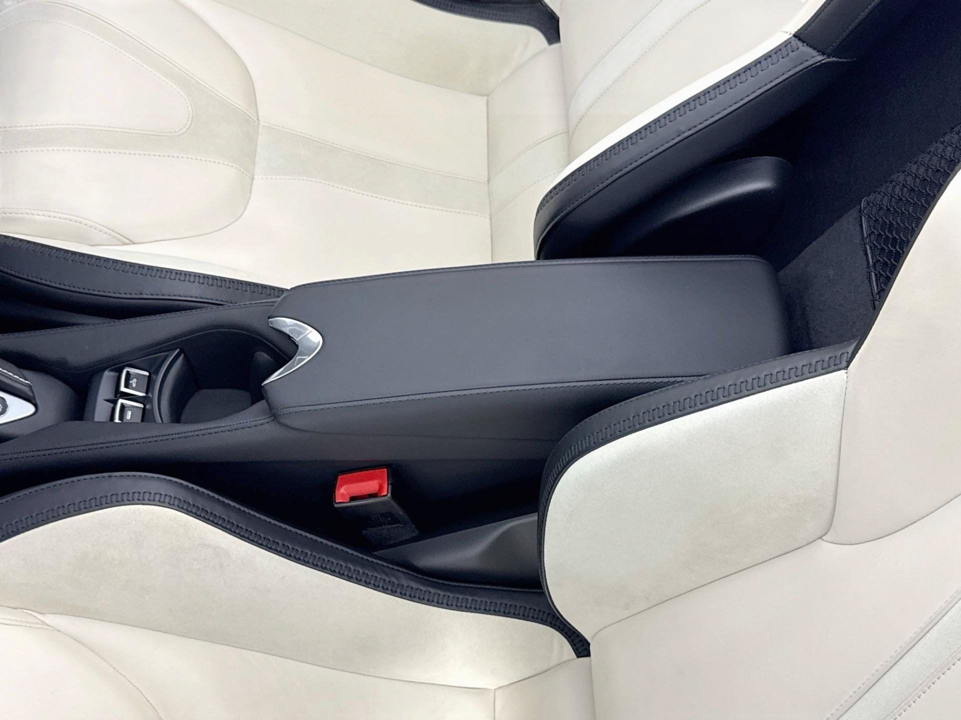 Used 2024 McLaren 750S Spider RWD image 36