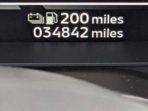 Used 2023 Mitsubishi Outlander SE image 11