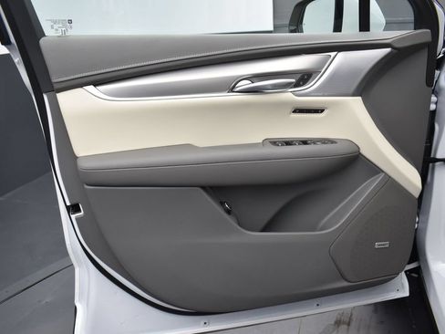 New 2026 Cadillac XT5 Premium Luxury w/ Driver Assist Package AWD/4WD image 9