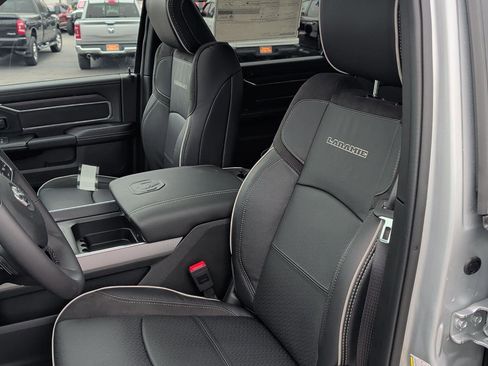 New 2026 RAM 2500 Laramie AWD/4WD image 13