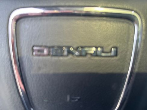 Used 2018 GMC Yukon XL Denali w/ Denali Ultimate Package AWD/4WD image 24