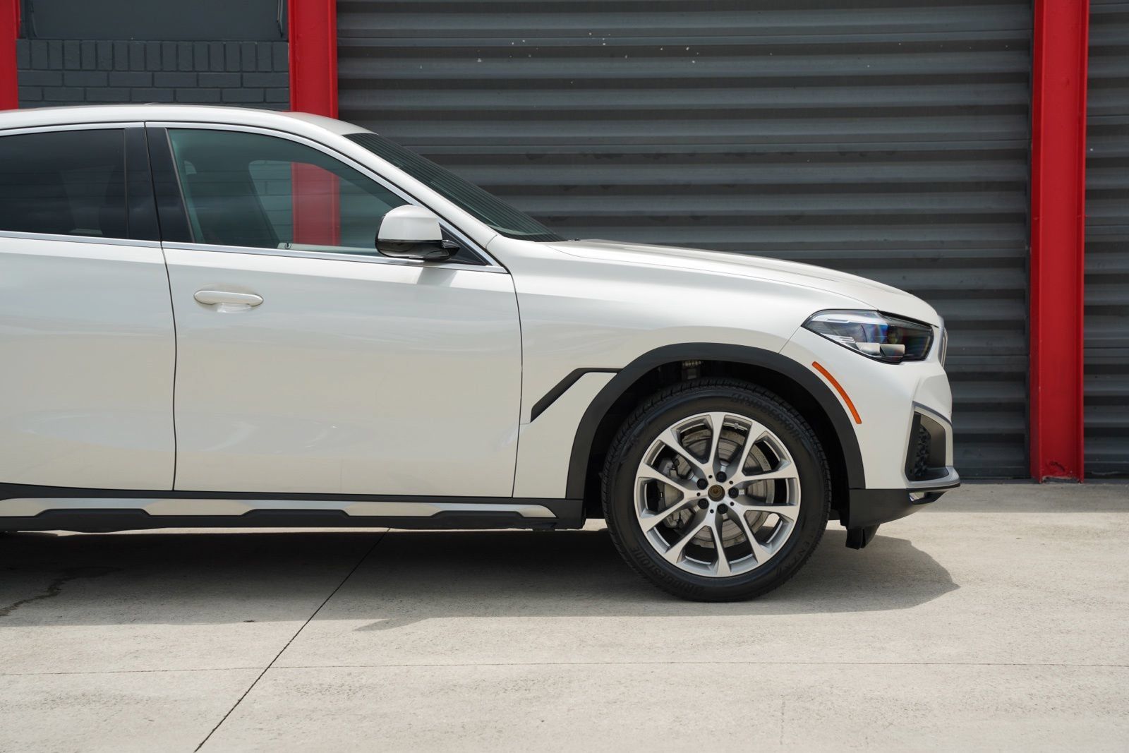 Used 2021 BMW X6 xDrive40i w/ Premium Package AWD/4WD image 5