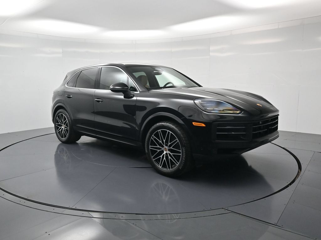Certified 2026 Porsche Cayenne AWD/4WD image 32