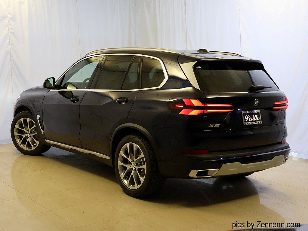 Used 2026 BMW X5 xDrive50e AWD/4WD image 9
