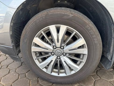 Used 2019 Nissan Pathfinder S AWD/4WD image 11